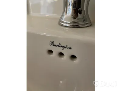 Handfat på piedestal Burlington  Obs! Fd. utställningsex. Nypris ca 5000 kr