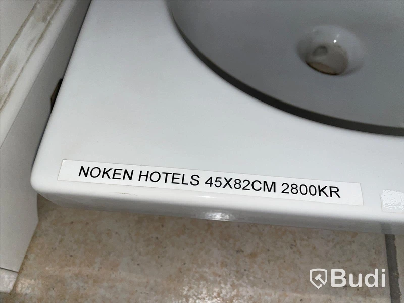 Handfat med blandare nk Porcelanosa Noken Hotels Obs! Fd. Utställningsex. Nypris ca 2800 kr (ex blandare)