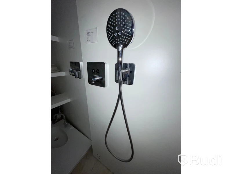 Duschpaket Axor och hansgrohe Obs! Fd. Utställningsex. Nypris ca 15 000 kr.
