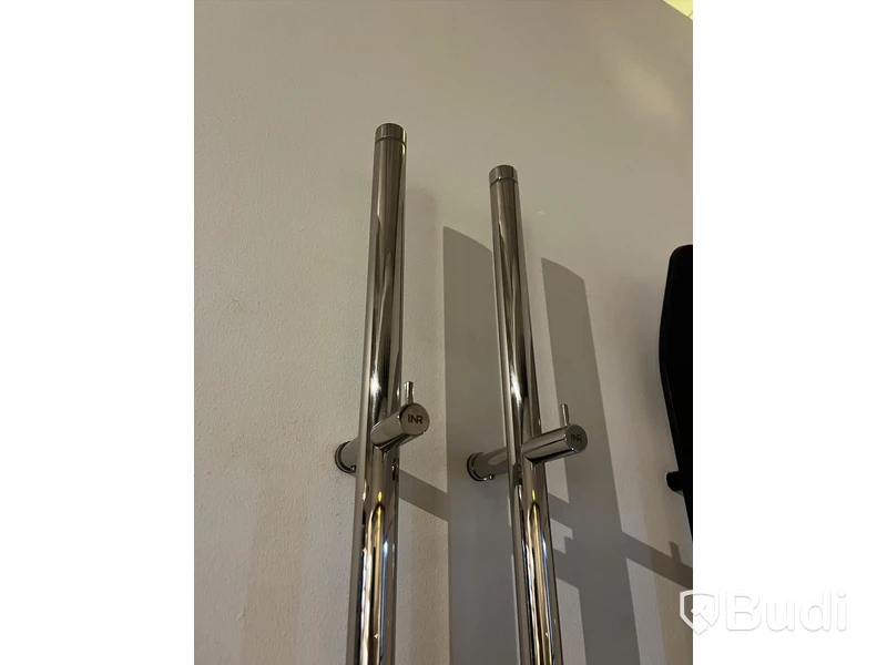 2st Handukstorkar INR line krom Mått: 175 cm Nypris ca 3000 kr/st