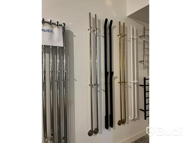 2st Handukstorkar INR line krom Mått: 175 cm Nypris ca 3000 kr/st