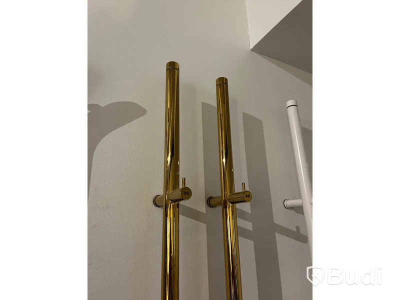 2st Handdukstorkar INR line guld (175 cm) Nypris ca 5800 kr/st