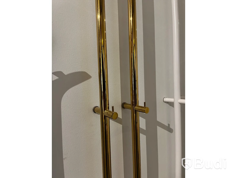 2st Handdukstorkar INR line guld (175 cm) Nypris ca 5800 kr/st