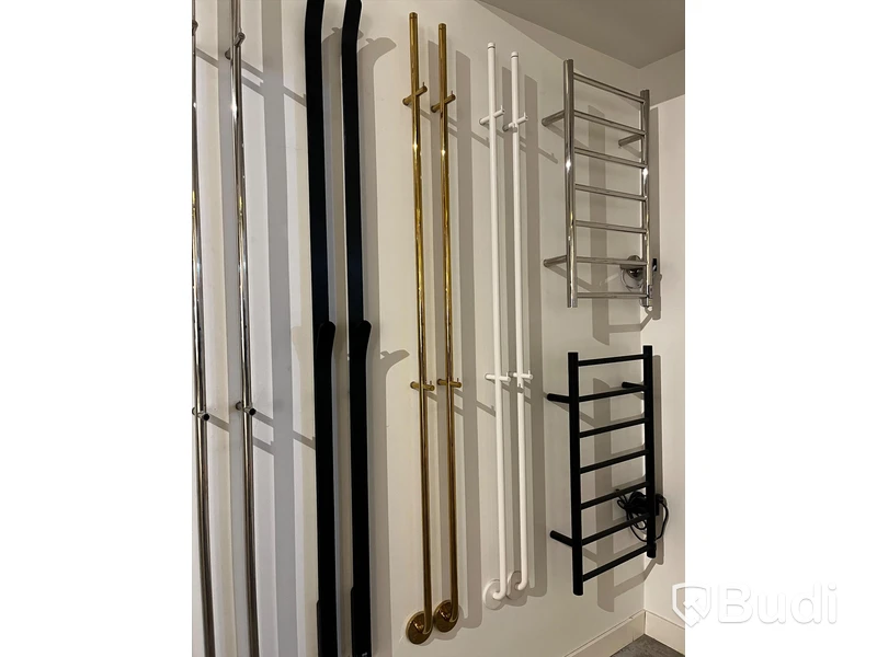 2st Handdukstorkar INR line guld (175 cm) Nypris ca 5800 kr/st