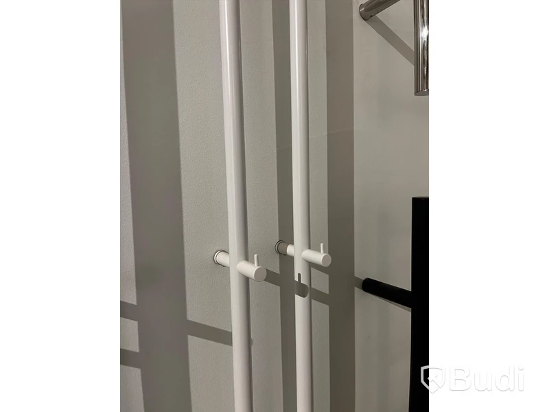 2st Handdukstorkar INR line vit Mått175 cm Nypris ca 3900 kr/st