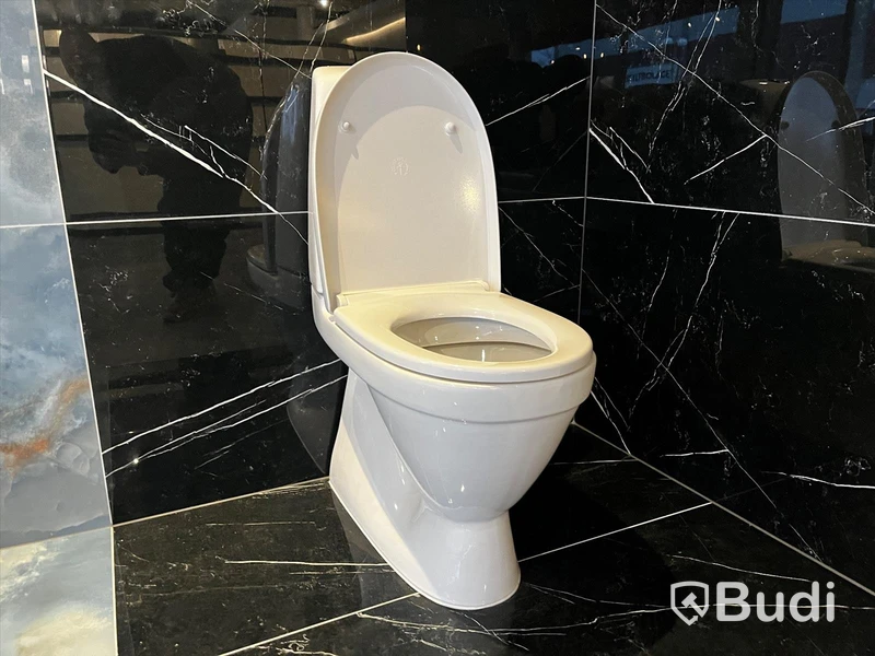 Golvstående WC Gustavsberg Nypris ca 3000 kr