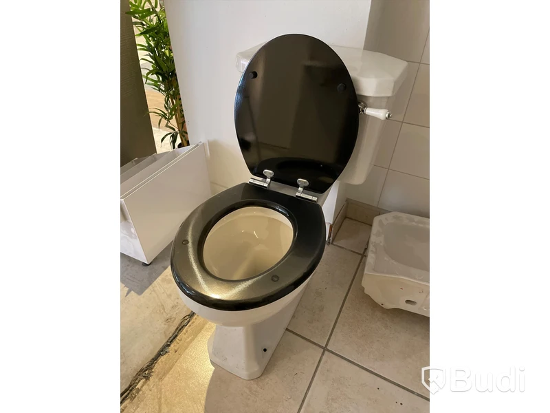 WC-stol Burlington Obs!Fd. utställningsex. Nypris ca 7500 kr