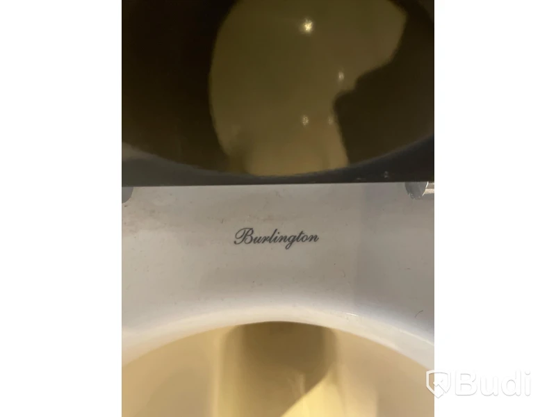 WC-stol Burlington Obs!Fd. utställningsex. Nypris ca 7500 kr