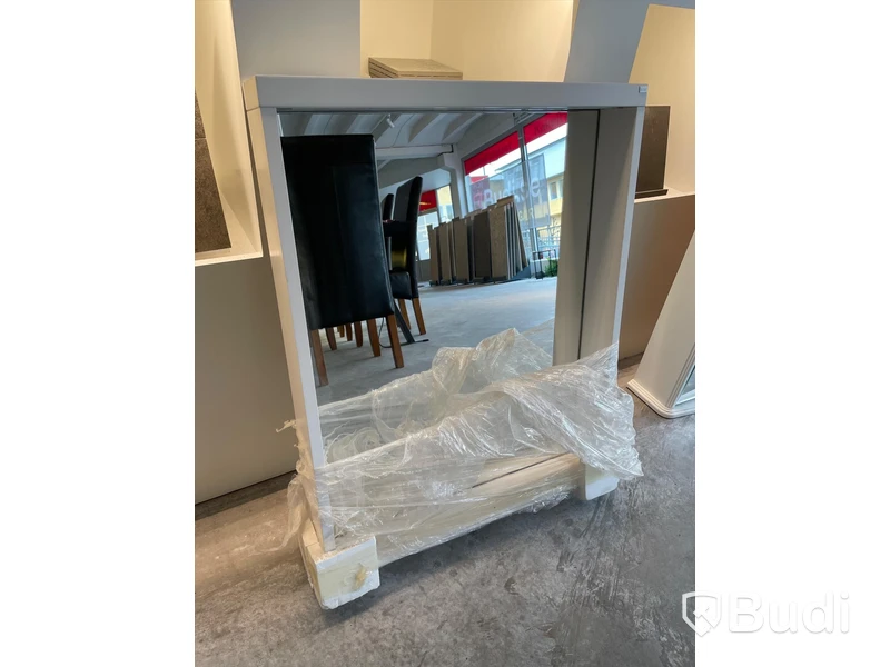 Hafa Spegel med ram och belysning Mått ca 60x70 Obs! Fd. utställningsex. Nypris ca 4400 kr