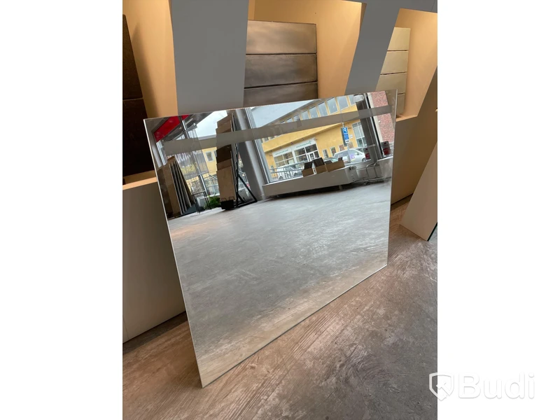 Spegel med led Hafa  Mått ca 80x65 cm Obs! Fd. utställningsex Nypris ca 5000 kr