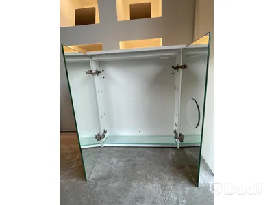 Spegelskåp med el westerbergs afton/gryning 600 mirror cabinet  Mått ca 80x65 cm Obs! Fd. utställningsex, spruckna speglar Nypris ca 5000 kr