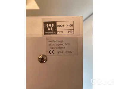 Spegelskåp med el westerbergs afton/gryning 600 mirror cabinet  Mått ca 80x65 cm Obs! Fd. utställningsex, spruckna speglar Nypris ca 5000 kr