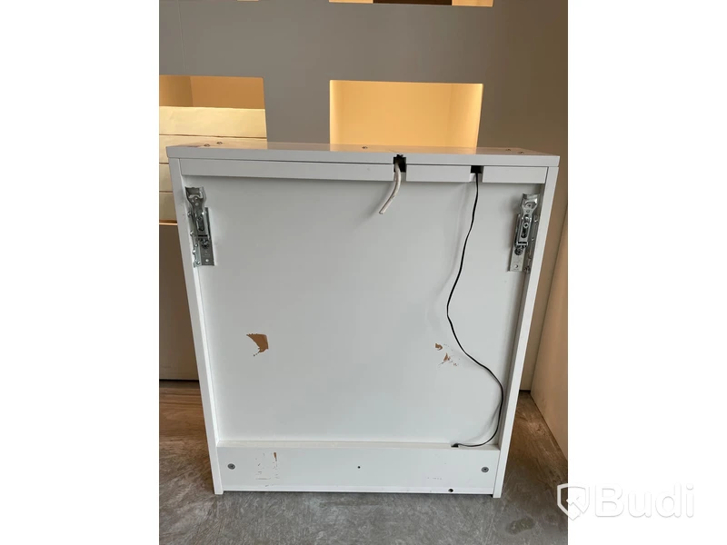 Spegelskåp med el westerbergs afton/gryning 600 mirror cabinet  Mått ca 80x65 cm Obs! Fd. utställningsex, spruckna speglar Nypris ca 5000 kr