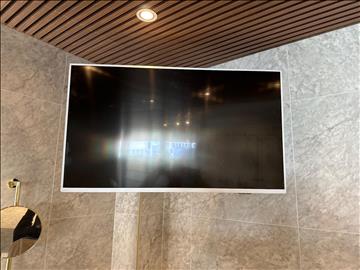 Philips 43PUS8555/12 TV 43 tum med LED belysning och väggstativ Obs! Saknar fjärrkontroll