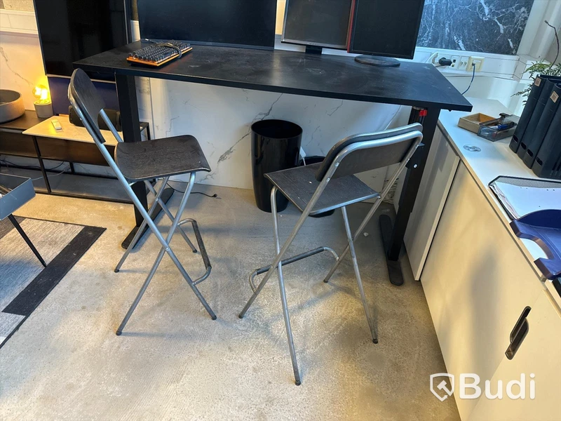 Två stycken barstolar IKEA