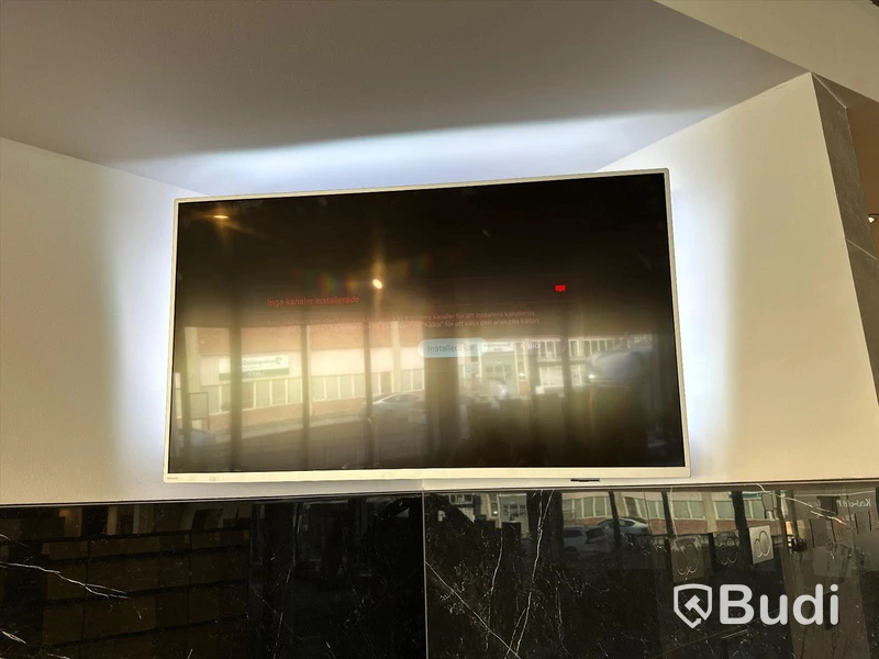 Philips 43PUS8555/12 TV 43 tum med LED belysning, väggstativ och fjärrkontroll