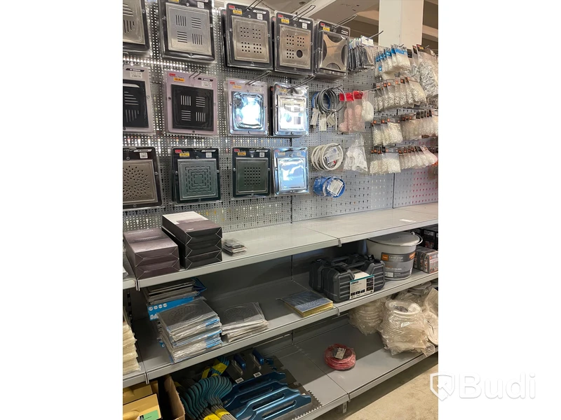 Div butiksinredning ink produkter (Obs! Spikskor och röd hylla ingår ej)