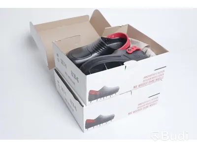 Spikskor 2 st - Nivilli, Storlek 39-45. Nypris 2000 kr/st
