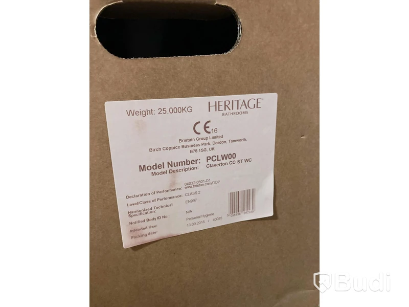 Toalett - Heritage Bathrooms PCLW00, Claverton CC ST WC och Claverton CC cistern samt toasitts TSBLK101SC soft close chrome hinge black.  Nypris ca. 7000 kr
