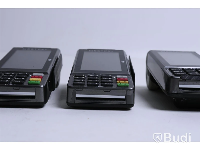 4st kortterminal + 1st kortterminal med trasig knapp. ink 4st laddstation. WESTPAY