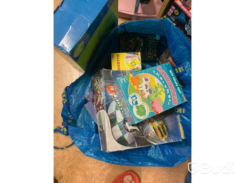 Spel och övrigt inkråm från Spelföreningen Kattcom i konkurs