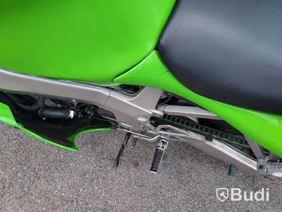 Kawasaki Ninja ZX7R (900cc) - 98