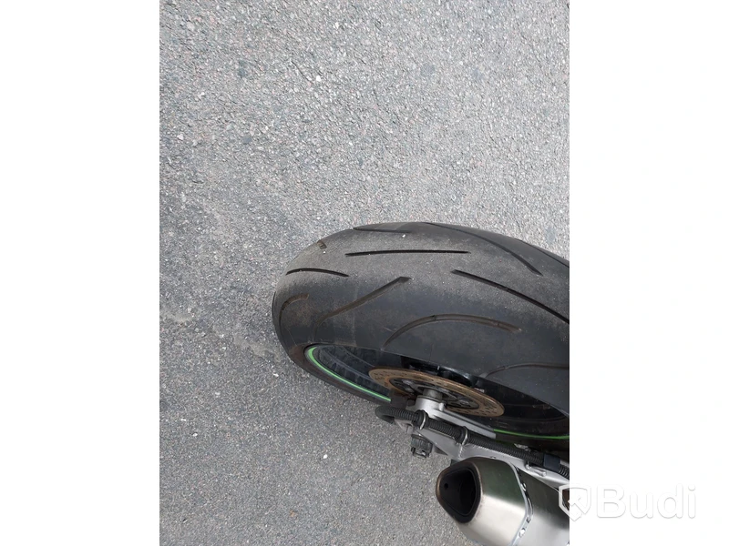 Kawasaki Ninja ZX7R (900cc) - 98