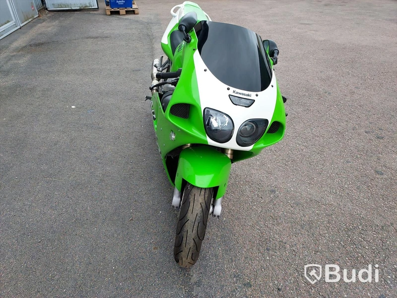 Kawasaki Ninja ZX7R (900cc) - 98