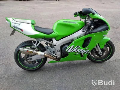 Kawasaki Ninja ZX7R (900cc) - 98