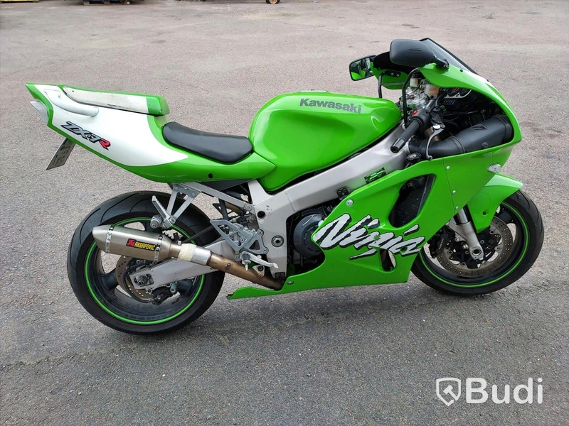 Kawasaki Ninja ZX7R (900cc) - 98