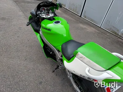 Kawasaki Ninja ZX7R (900cc) - 98