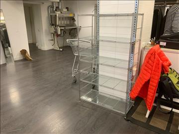 Hylla metall med glas hyllor