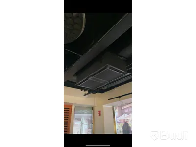 Takskena med lampor - spotlights led ca. 7 st, lamphållare på sladd ca. 20 st.
