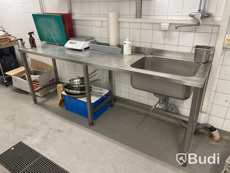 Rostfri bänk 240x90x65 med tillhörande rostfri hylla