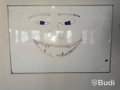 Skåp och whiteboard