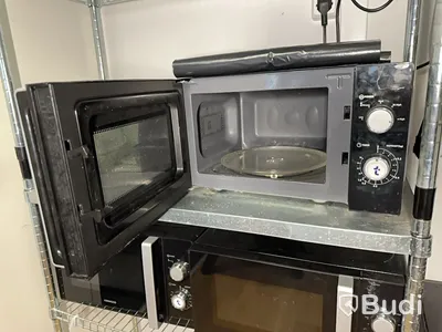 5 st microvågsugnar och hylla obs! Reparationsobjekt