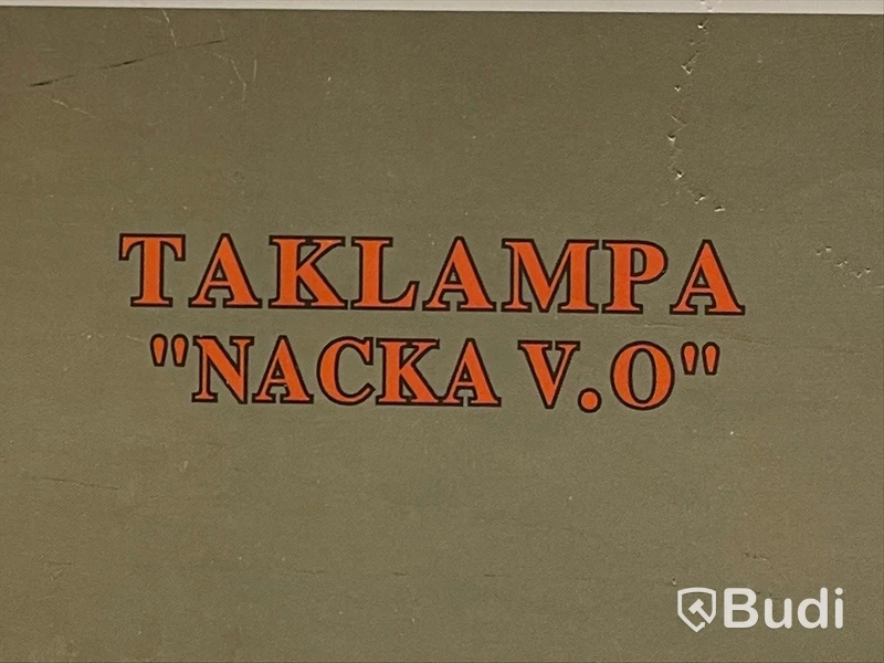 Taklampa ny i kartong