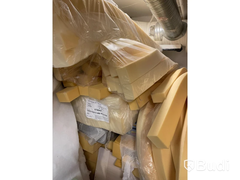 Parti möbeltyger inklusive diverse skumgummi