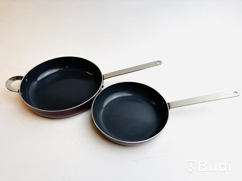 2 st. Stekpannor och 2 st. Kastruller Bon Centuri, vinröd