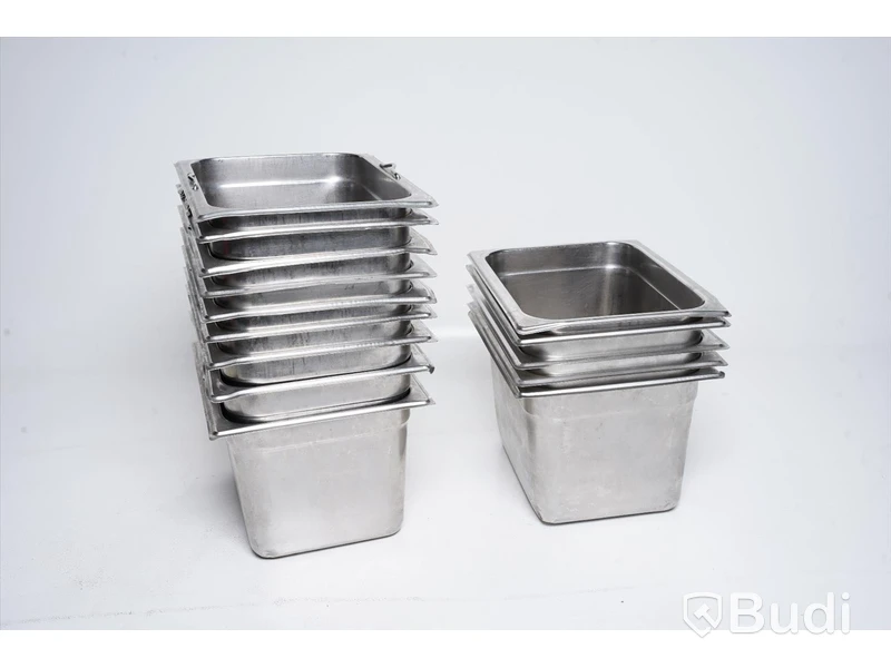 Diverse bleck - Längd 30 cm, Bredd 22,5 cm, Djup 20 cm.