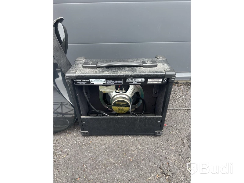 Elgitarr med förstärkare Behringer