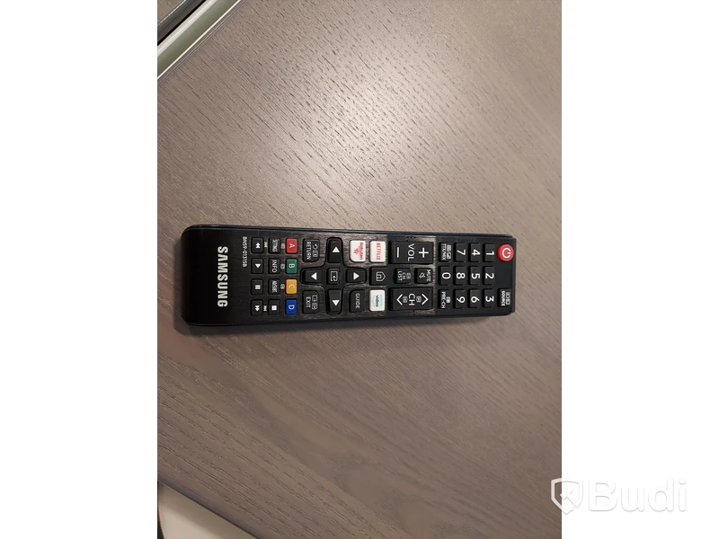 Konferens bord, stolar, Samsung bildskärm, Epson projektor