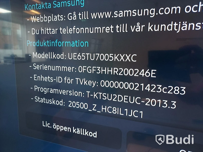 Konferens bord, stolar, Samsung bildskärm, Epson projektor