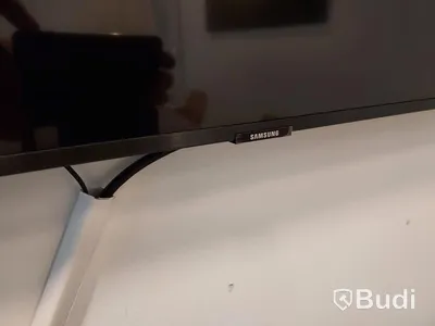 Konferens bord, stolar, Samsung bildskärm, Epson projektor