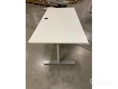 Höj- och sänkbart skrivbord