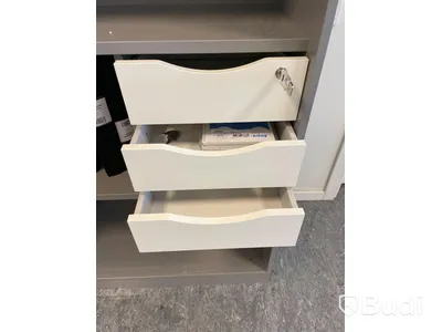 Skåp med skjutdörrar EFG