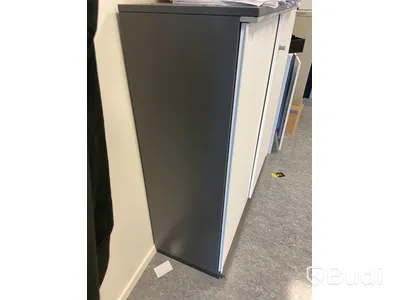 Skåp med skjutdörrar Kinnarps