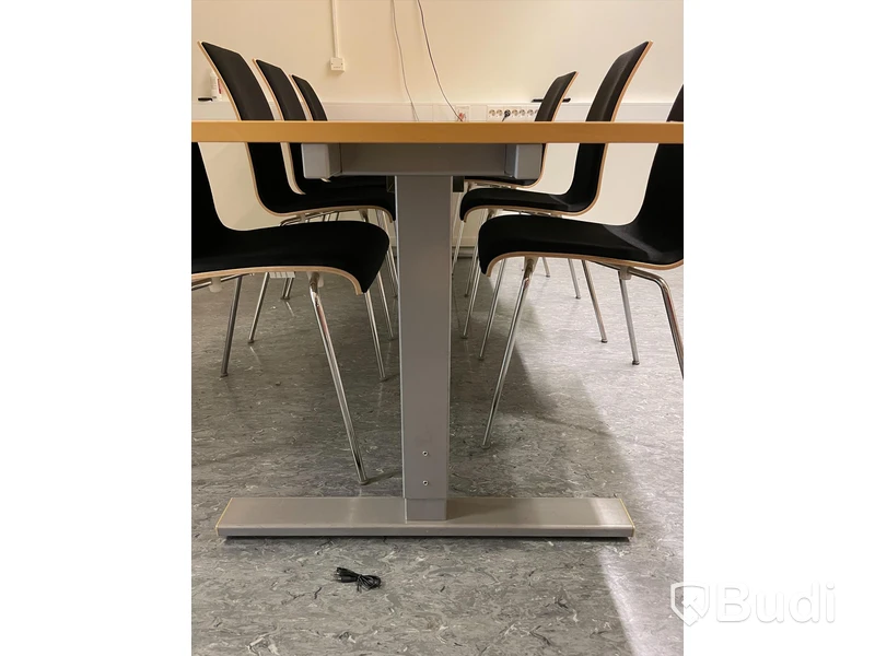 Konferensbord med 9st stolar