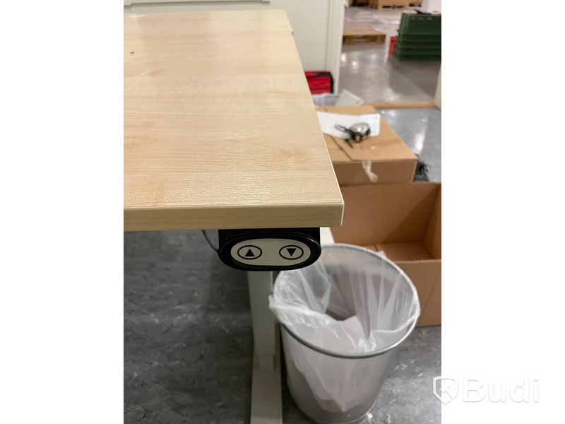 Höj- och sänkbart skrivbord L åt vänster