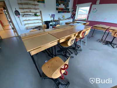 8st skolbänkar med inbyggd förvaring ink 8st stolar